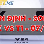 Nhận định, soi kèo DK vs T1 vòng playoffs LCK xuân 2024 13h00 ngày 07/04 Nhận định, soi kèo T1 vs DK vòng playoffs LCK xuân 2024 13h00 ngày 07/04 Chuỗi trận playoff của Liên Minh Huyền Thoại LCK đã đến với những trận cầu căng thẳng và kịch tính, khi T1 và DK sẽ chạm trán trong trận đấu quyết định vào ngày 07/04. Hai đội tuyển tinh túy của làng LMHT Hàn Quốc sẽ đối đầu để giành vé vào vòng tiếp theo của giải đấu. Trận đấu sẽ diễn ra lúc 13h00, hứa hẹn mang đến những phút giây mãn nhãn và khó lường. Hãy cùng điểm qua nhận định, soi kèo và dự đoán kết quả của cuộc đối đầu này. Soi kèo nhà cái DK vs T! 13h00 07/04 Hình 1 Nhận định soi kèo DK vs T1 15h00 06/04 Phong độ hiện tại của DK và T1 Sau khi vượt qua vòng bán kết, T1 và Dplus KIA đã cùng rơi xuống nhánh thua, nhưng cách mà hai đội này đã thi đấu lại đối lập hoàn toàn. Trước đó, DK - đội được đánh giá thấp nhất - đã khiến cả Gen.G phải chao đảo trong một cuộc chiến căng thẳng kéo dài 5 trận đấu. Showmaker cùng đồng đội đã thể hiện sức mạnh đáng kinh ngạc, khiến những người hâm mộ của LCK phải nể phục. Trong khi đó, T1 - ứng cử viên hàng đầu cho ngôi vô địch - đã gây thất vọng khi bị Hanwha Life Esports hủy diệt 3-0. Đội hình của T1 dường như mất đi sự kết nối và hiệu suất trong trận đấu quan trọng này. Với việc đứng trước nguy cơ bị loại, bất kỳ đội nào thất bại trong trận đấu tiếp theo sẽ chính thức kết thúc hành trình của mình. DK, sau chiến thắng ngoạn mục trước Gen.G, đã nhận thêm một lượng lớn tự tin cho cuộc đối đầu sắp tới. Trong khi đó, việc thua 0-3 trước HLE là một cú sốc lớn đối với T1. Một lần nữa, Oner đã trở thành vấn đề của T1 trong các trận đấu quan trọng. Người đi rừng của T1 thường bị bỏ lại phía sau so với đối thủ cạnh tranh, dẫn đến việc mất kiểm soát của đội trên bản đồ. Trận đấu với HLE đã là minh chứng cho điều này, khi anh ta không thể tạo ra bất ngờ nào ở giai đoạn đầu của trận đấu và bị Peanut đánh bại. Trong trận đấu sắp tới, Oner sẽ đối đầu với Lucid - một tài năng trẻ tuổi của DK trong vai trò người đi rừng. So với Peanut hay Canyon, Lucid có thể không có khả năng kiểm soát bản đồ như họ. Điều này đặt ra một cơ hội cho Oner để tái tạo lại sự tự tin của mình. Ngoài ra, T1 còn sở hữu một ưu thế quan trọng khác là khả năng đi đường vượt trội. Trừ Showmaker có thể so sánh ngang ngửa với Faker ở vị trí mid, cả top và bot của DK đều gặp khó khăn trước tài năng của các thành viên T1. Oner cần tận dụng ưu thế này để giúp các đường của đội có lợi thế từ đầu và kiểm soát trận đấu. Lịch sử đối đầu giữa DK và T1 năm 2024 Trong năm qua, hai đội đã đối đầu với nhau 2 lần, và DK không thắng được một trận nào. Hơn nữa, họ chưa từng giành được một trận thắng nào. Dự đoán kết quả trận đấu giữa T1 và DKtại vòng play-offs LCK Xuân 2024 Kết quả: DK 2-3 T1 Mặc dù Dplus KIA có thể đặt ra nhiều thách thức khó khăn cho T1, nhưng với đẳng cấp và kinh nghiệm của một đội tuyển vô địch thế giới như T1, Faker và đồng đội sẽ không chỉ biết cách vượt qua mà còn thể hiện sự kiên nhẫn và sự nhất quán để giành chiến thắng. Soi kèo nhà cái DK vs T1 13h00 07/04